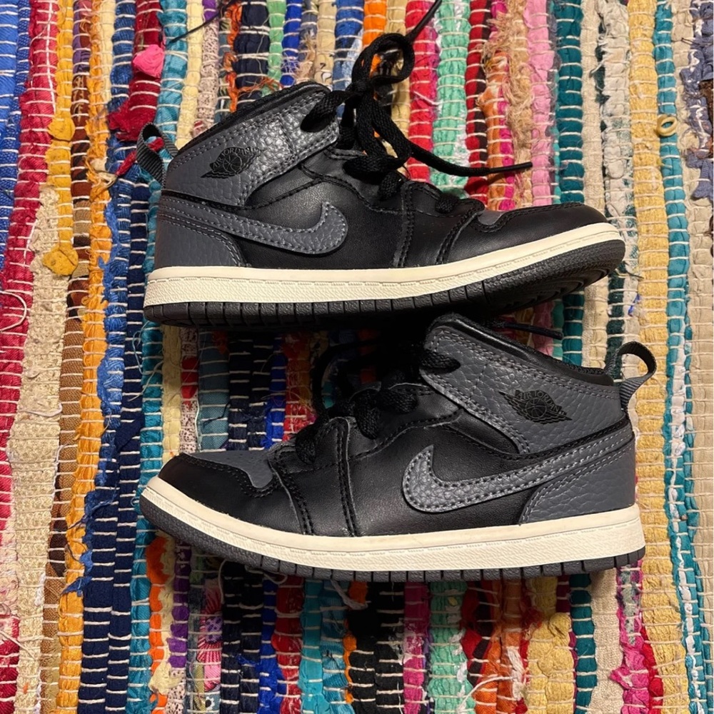 Air Jordan 1 mid
